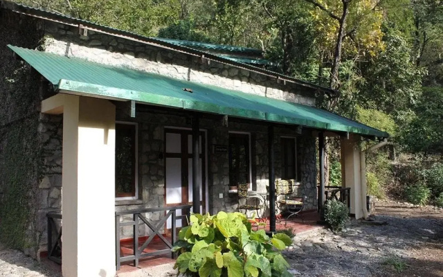 Neemrana's Glasshouse on The Ganges