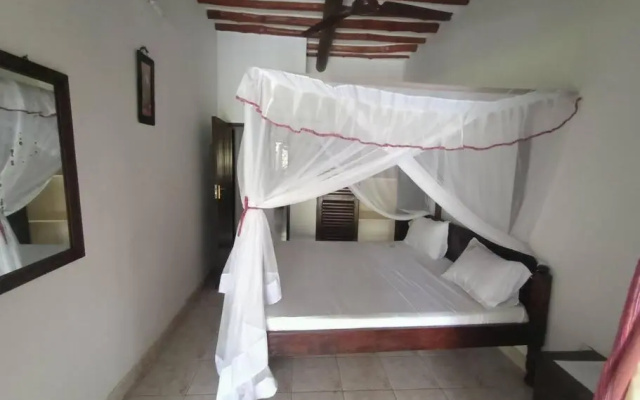 Kivulini House Diani 5 bedroom with pool