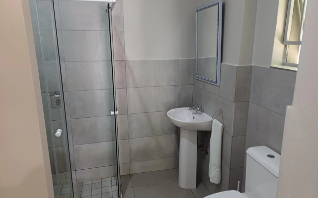 Triple9 Hatfield Guesthouse