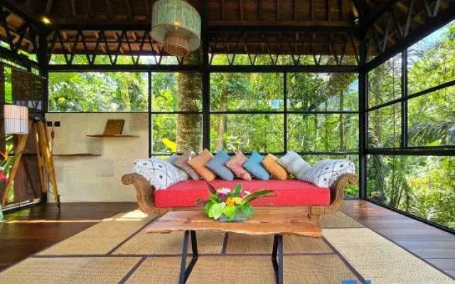 Joglo 4 Villa Mahadevi with Pool - Jungle near Ubud