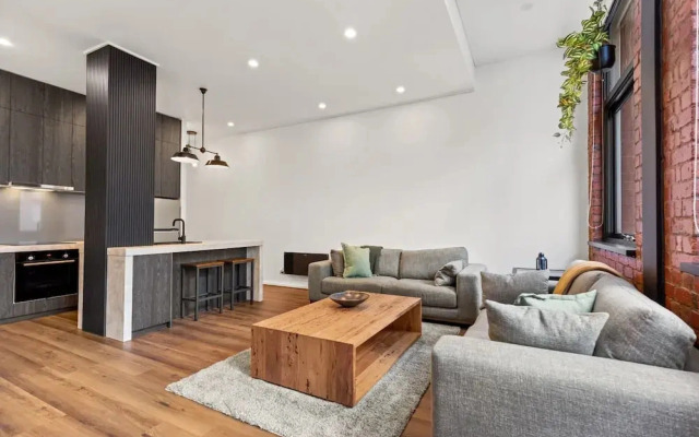 1-bed Warehouse Conversion in Melbourne CBD