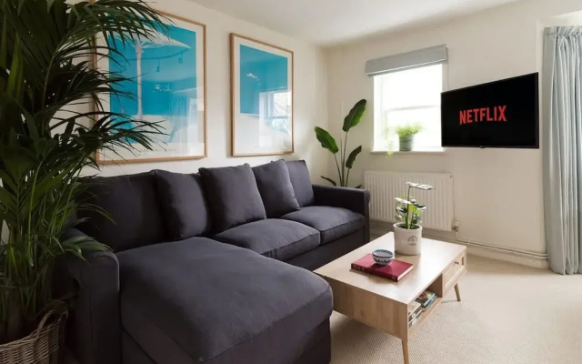 Colourful House 3 Bed Apt - Notting Hill