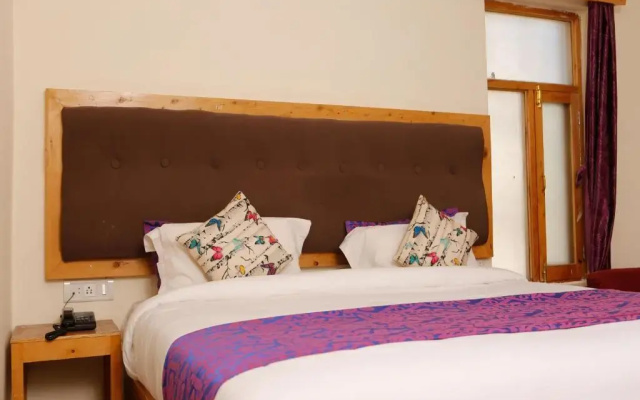 OYO 14402 Himalayan Villa