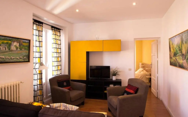 For You Rentals Chueca Apartment SON1