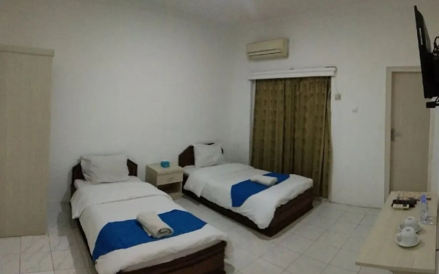 Hotel Sanashtri