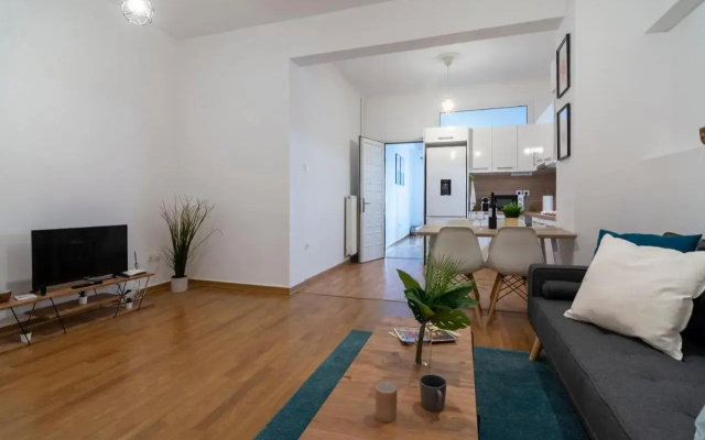 Modern 2BD apt in Athens , 3-min metro