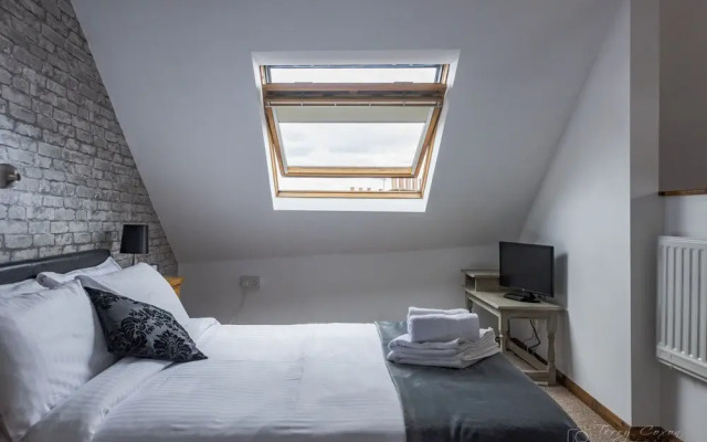 1 Bed- The Duplex by Pureserviced