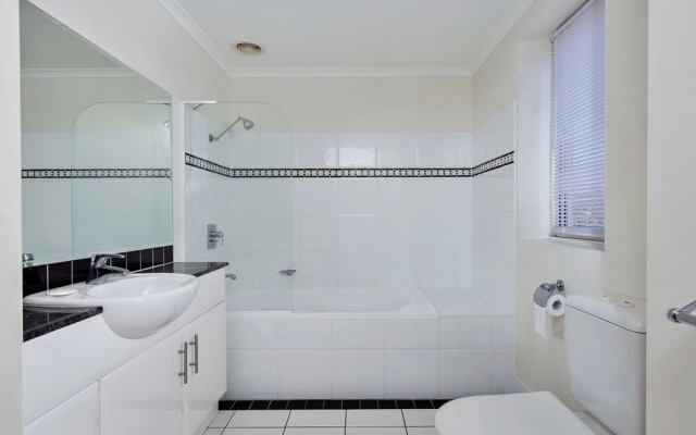 Shoal Bay Road, Barrington, Unit 601