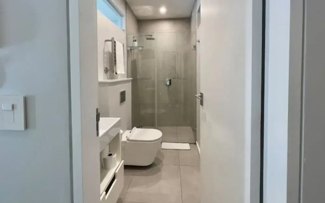Modern Sea Point Apartment Rooftop Pool