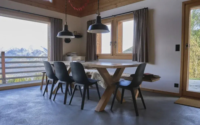 Beautiful Luxury Chalet Veyon With Incredible Views
