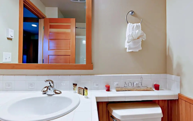 Coastal Retreat 3 Bedrooms 2 Bathrooms Home