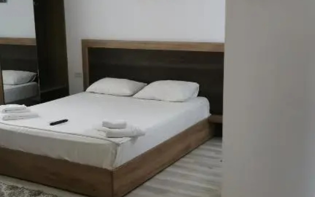 Ipsilanti House