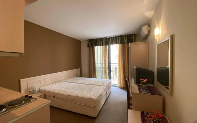 Private Studio C 200 Avalon