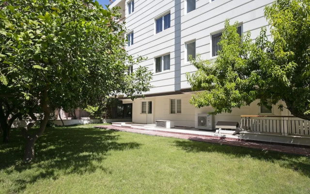 Отель Marvida Happy Suites