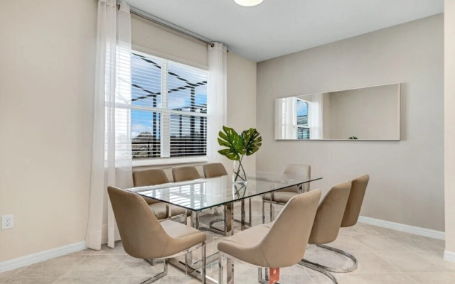 Summer Deal! 5 Bdrm Solterra Home!