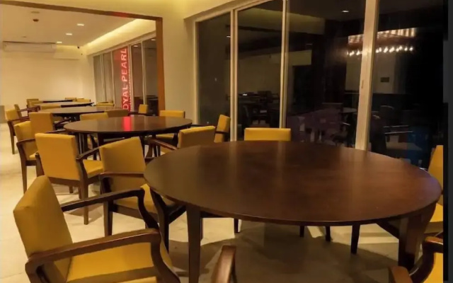 Royal Pearl Suites