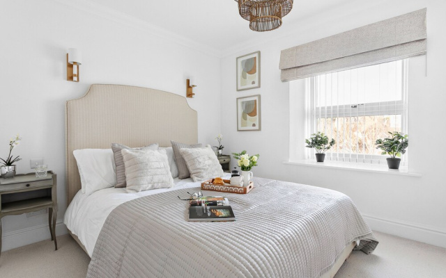 The Renoir Sea View Suite