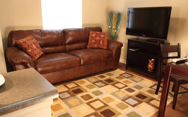 Eagle's Den Suites Cotulla a Travelodge by Wyndham