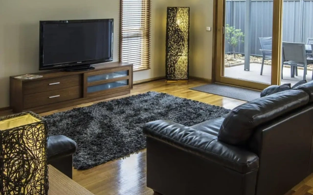 The Lakes Apartments