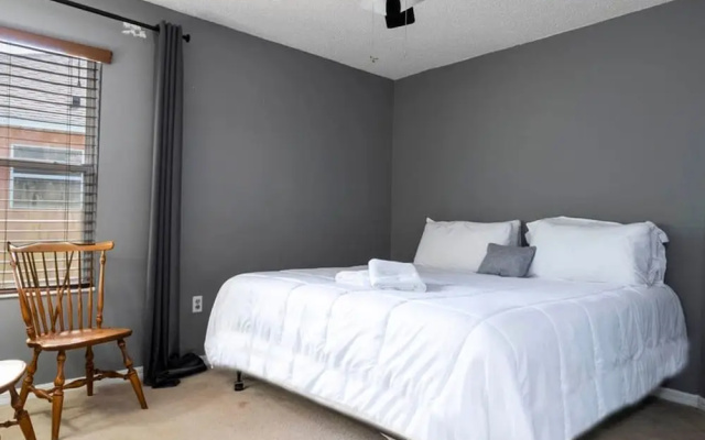 4697 Comfortable 7BD House