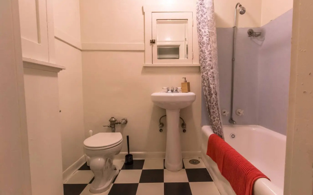 Cozy 1BR 1Bath | Fast Wifi! Great Location!