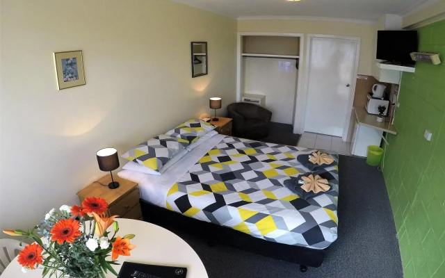 Turn-In Motel