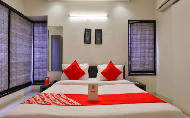 OYO 15508 Shreeji Sangeet Apartments