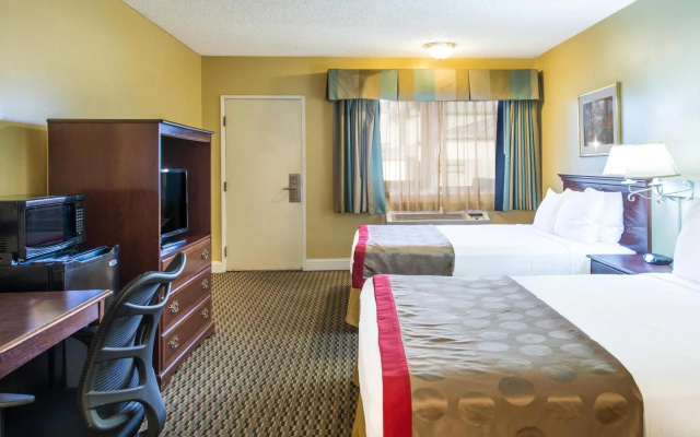 Ramada by Wyndham West Sacramento Hotel and Suites