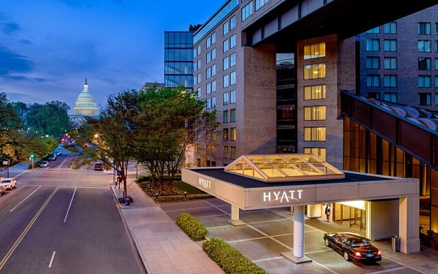Отель Hyatt Regency Washington on Capitol Hill США, Вашингтон - 1 отзыв об отеле, цены и фото номеров - забронировать отель Hyatt Regency Washington on Capitol Hill онлайн вид на фасад