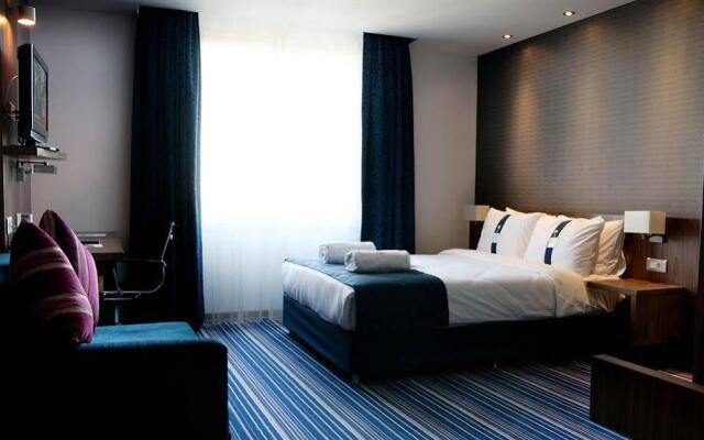 Отель Holiday Inn Express Istanbul-Altunizade