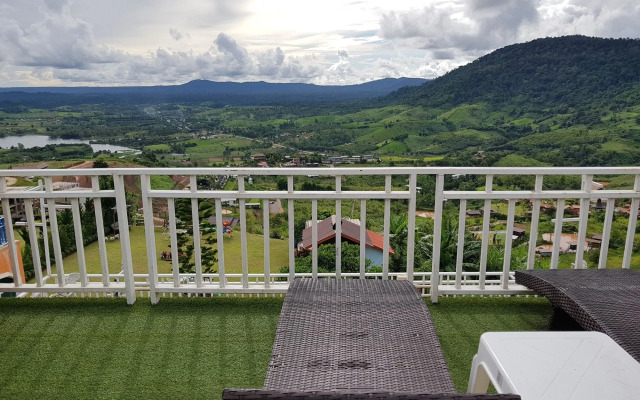 Baanmorkburi Resort