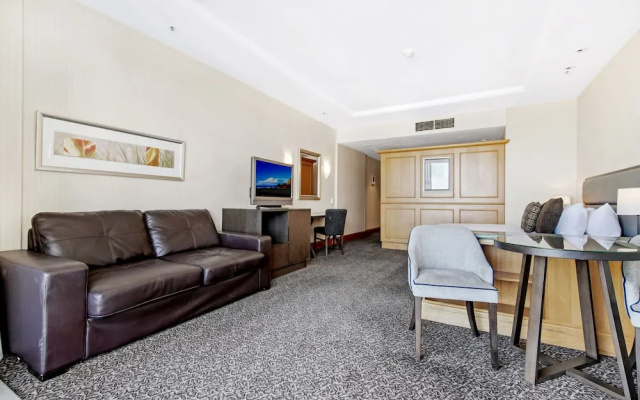 Gold Tower Private 17th Level Suite with Ocean Views