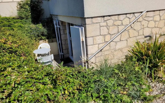 logement à 50 m de la mer !
