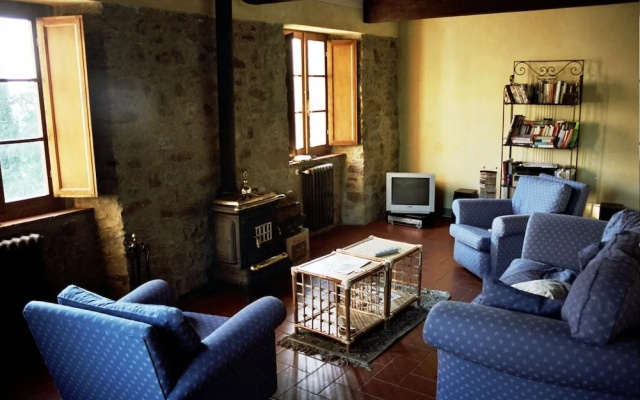 4-bed, Sleeps 8, Pets, Free Parking
