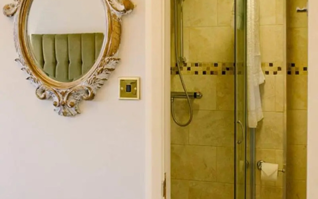 Prince of Wales - Townhouse