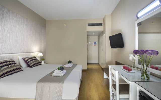 Pavlo Napa Beach Hotel