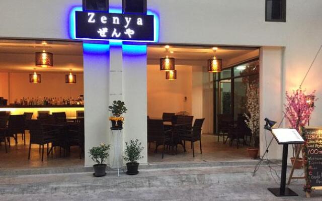 Отель Zenya Inn Бангкок вид на фасад