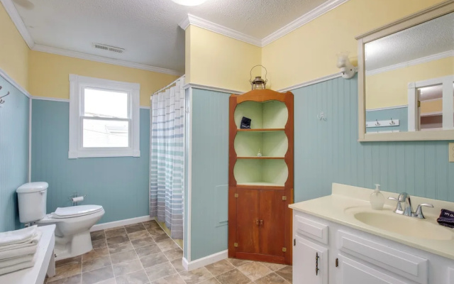Walk to Nauvoo Temple: Remodeled Family Apartment