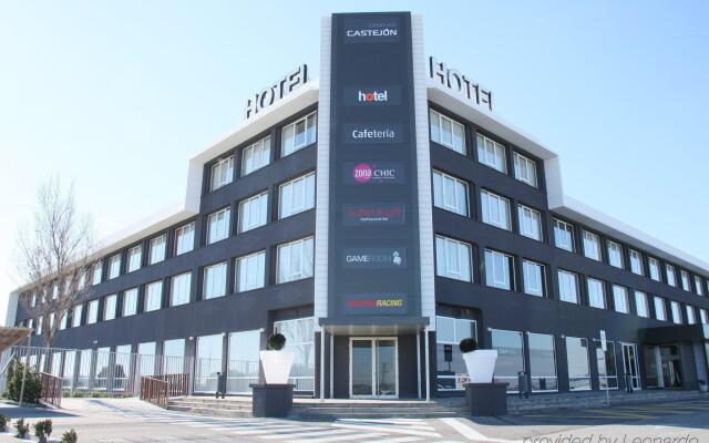 Hotel Elvilla Castejon вид на фасад