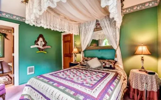 Astoria Inn