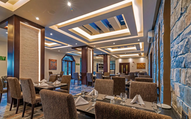 Курортный Отель Sahab Resort and Spa