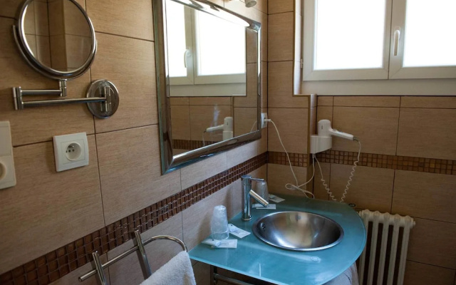 Hotel Restaurant  Rive Gauche