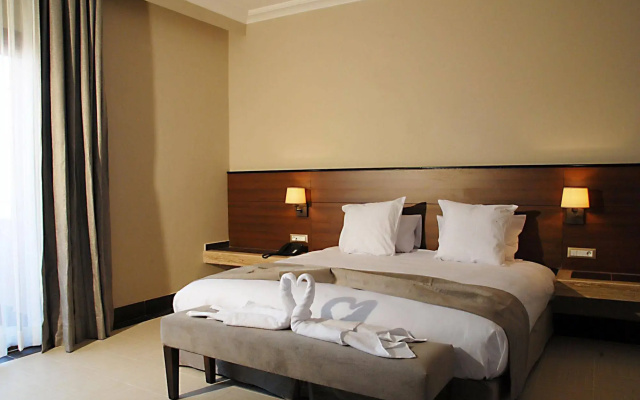 Oasis Palm Hotel