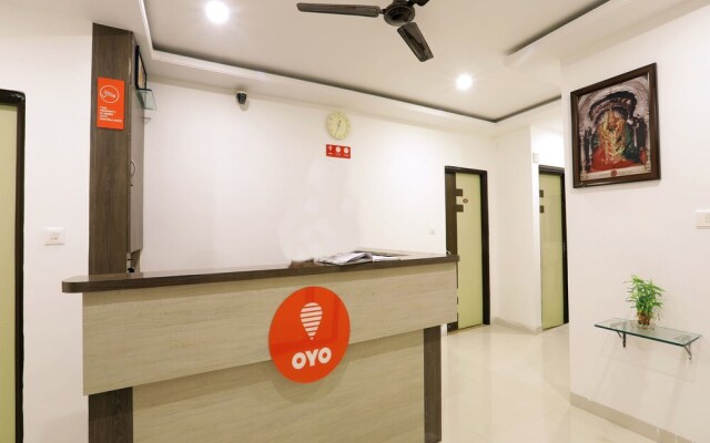 OYO 10507 Hotel Platinum