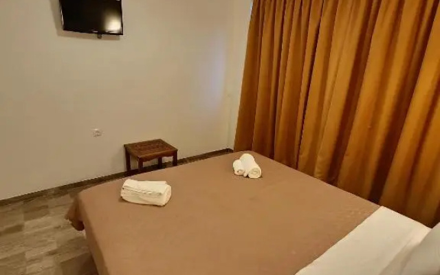 Alexandra Apartment 13