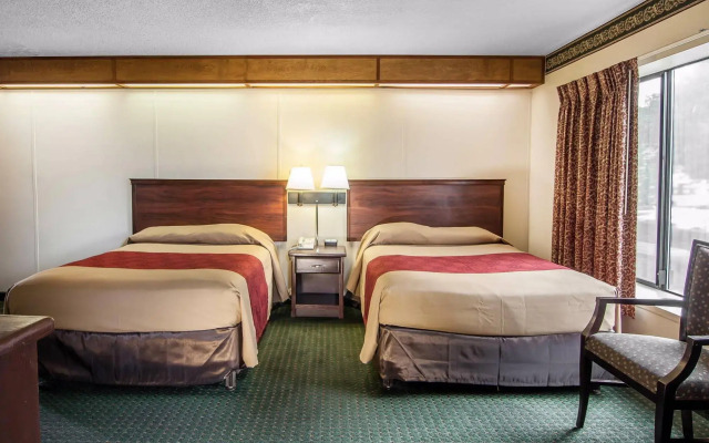Broadway Inn