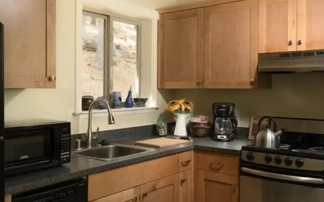 Scenic Wonders - Chinquapin 1 Bedroom