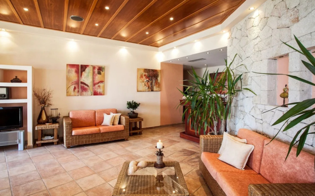 Paralio Hotel