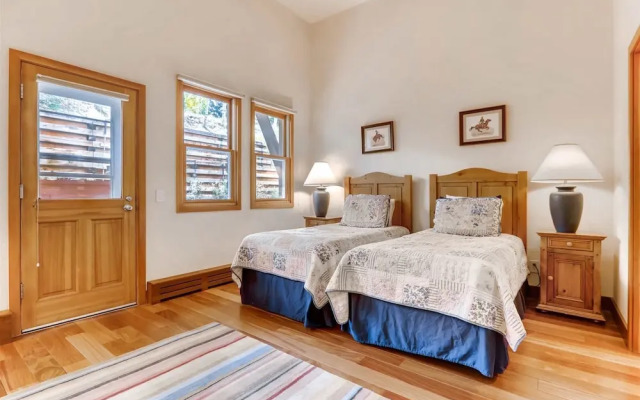 Snowmass Village 2 Bedroom Ski-In, Ski-Out Condo on Fanny Hill