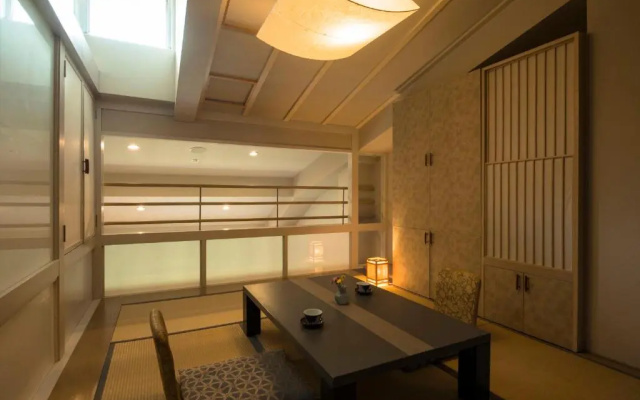 Hotel Lucent Takamiya